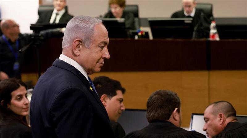 Korruptionsprozess: Netanjahu kritisiert „absurde Vorwürfe“ Der israelische Regierungschef Benjamin Netanjahu vor Gericht.