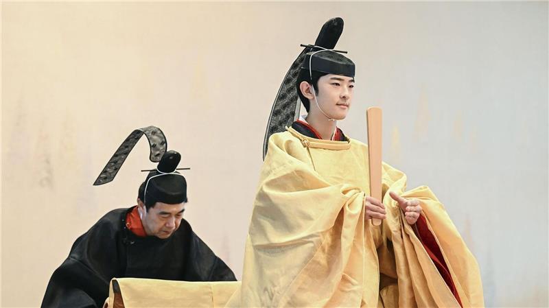 Bilder des Tages Der japanische Prinz Hisahito, in zeremonieller Kleidung, wird im Kaiserpalast in Tokio während seiner Volljährigkeit abgebildet.