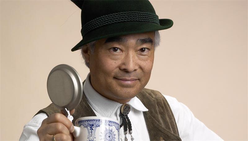 „Edelweiß der Volksmusik“ in der Kutenholzer Festhalle Der „jodelnde Japaner“ Takeo Ischi tritt in der Kutenholzer Festhalle auf.