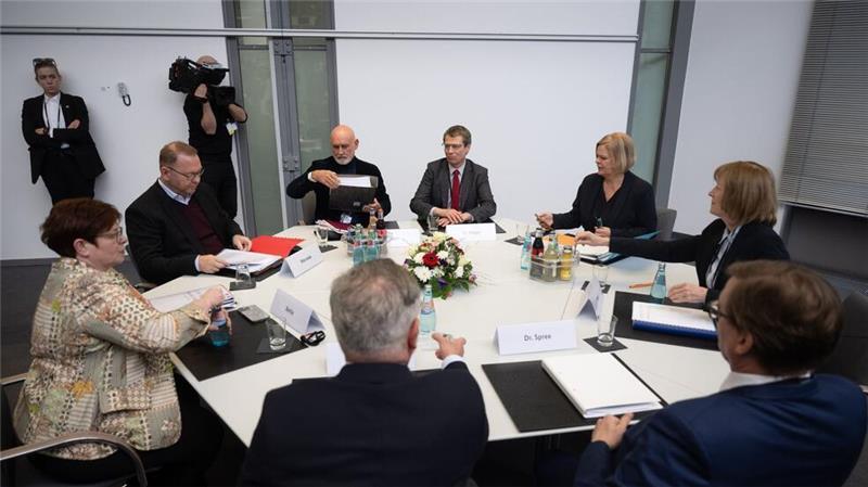 Tarifpoker startet - Öffentlicher Dienst vor Warnstreiks Der jüngste Tarifabschluss war erst nach zähen Verhandlungen gelungen.