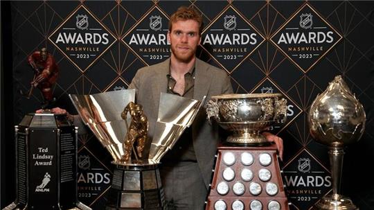 Der kanadische Eishockeyprofi gewann die NHL All-Star Skills 2024.