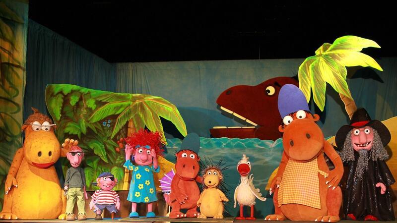 „Der kleine Drache Kokosnuss“ wird von den Kammerpuppenspielen aus Bielefeld auf die Halepaghen-Bühne gebracht.