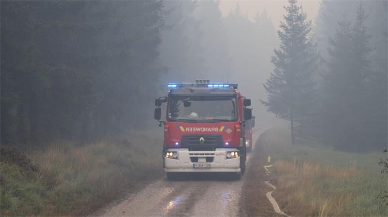 Der kräftezehrende Einsatz dauert an. 