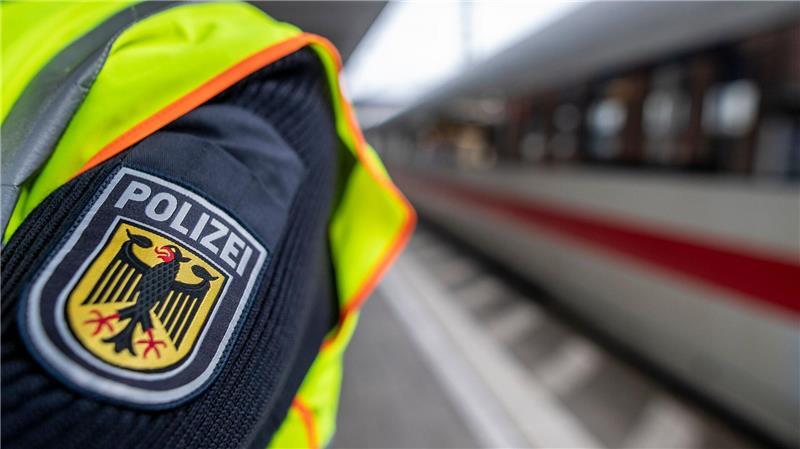 Der mutmaßliche „Zechpreller“ wurde am Bahnhof Hamburg-Harburg von der Bundespolizei gestellt. (Symbolbild)