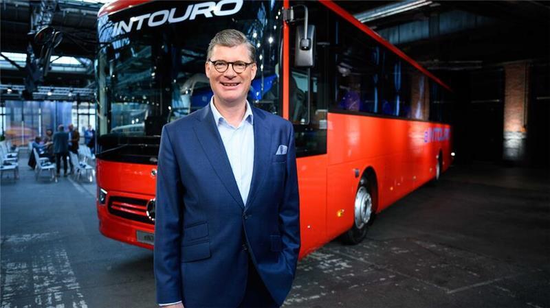 Der nächste große Meilenstein ist nach Angaben von Till Oberwörder, Vorstandsvorsitzender Daimler Buses, dann die Elektrifizierung des Reisebussegments. 
