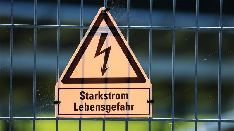 Großbatteriespeicher in Alfeld geht ans Hochspannungsnetz Der neue Batteriespeicher soll überschüssigen Strom, etwa aus Windkraft, zwischenspeichern. (Symbolbild)