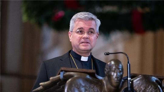 Der neue Erzbischof von Paderborn, Udo Markus Bentz, spricht im Paderborner Dom.