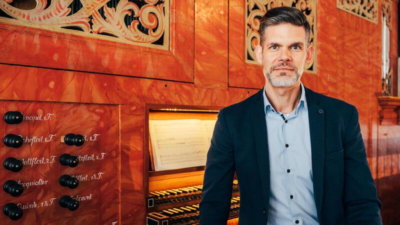 Der neue Kreiskantor und Organist an St. Cosmae, Thorsten Ahlrichs, kündigt 30 Konzerte in der Reihe Orgelpunkt 4 an.