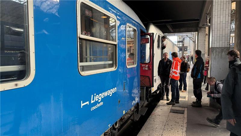 Neuer Nachtzug von Paris nach Berlin geht auf erste Fahrt Der neue Nachtzug pendelt dreimal in der Woche zwischen Paris und Berlin.
