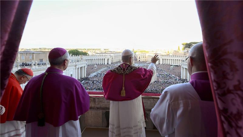 Neuer Papst Leo – der Beginn einer Ära? Der neue Papst wurde von mehr als 100.000 Menschen gefeiert.