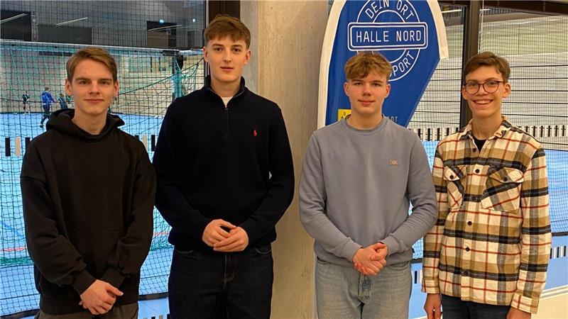 Der neue Stadtschülerrat (von links): Lasse Gorgs (IGS Buxtehude), Jan Beele (BBS Buxtehude), Lennardt Gotthardt (Gymnasium Buxtehude Süd) und Sam Follmann (Halepaghen-Schule).
