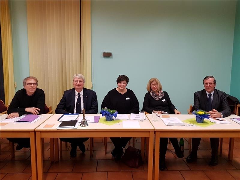 Der neue Vorstand des Kirchenkreistags (von links): Martin Michalek, Uwe Junge, Susanne Brahmst, Heidi Ditschke und Manfred Mahler.