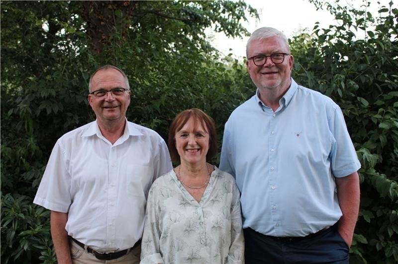 Der neue Vorstand des Kleinkunst-Igels: Kassenwart Burkhard Seidel, Schriftführerin Rosemarie Gaubatz und Vorsitzender Achim von Arciszewski.