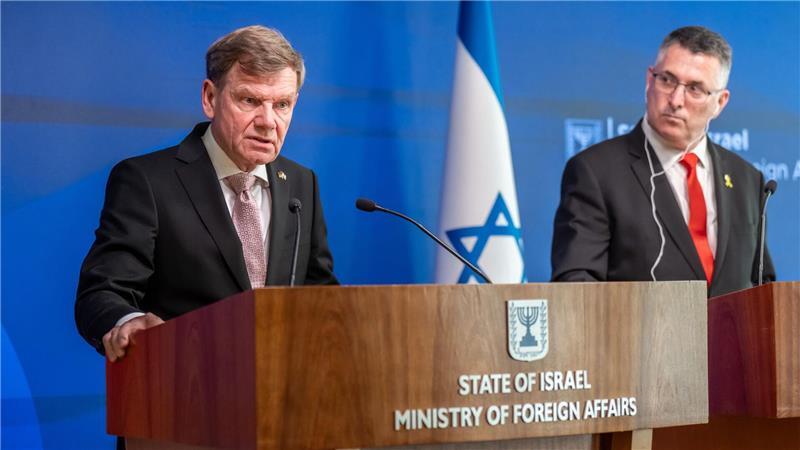 Der neue deutsche Außenminister Johann Wadephul (CDU) findet bei einer Pressekonferenz mit seinem israelischen Amtskollegen Gideon Saar klare Worte an die israelische Regierung.