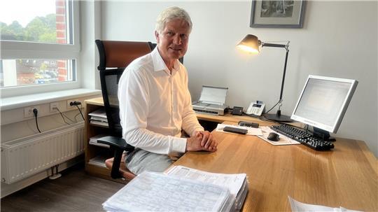 Der niedergelassene Kardiologe und Sportmediziner ist Bezirksausschuss-Vorsitzender der Bezirksstelle Stade der Kassenärztlichen Vereinigung Niedersachsen (KVN).