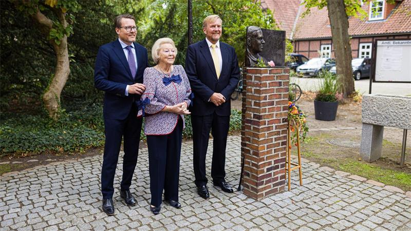 Der niederländische König Willem-Alexander, dessen Mutter Prinzessin Beatrix und Prinz Constantijn, ein Bruder des Königs, in Hitzacker.