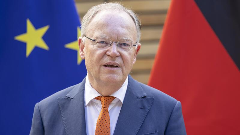 Der niedersächsische Ministerpräsident, Stephan Weil (SPD), ist Gast beim Europatag in Jork.