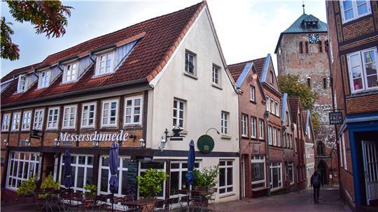 Der oder die Einbrecher schlugen in der Stader Altstadt zu. (Illustration)