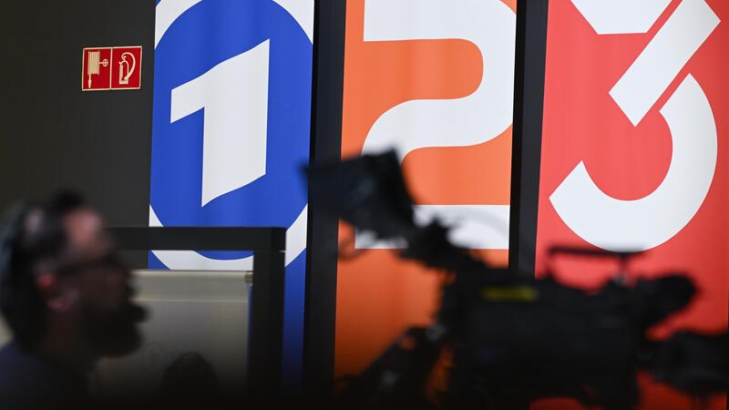 GEZ steigt: So hoch soll der Rundfunkbeitrag künftig sein Der öffentlich-rechtliche Rundfunk wird überwiegend über die GEZ-Gebühr finanziert.