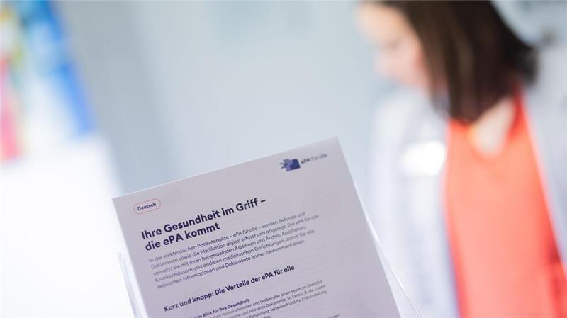 Der operative Betrieb der E-Akte startet am Mittwoch zunächst nur in drei Modellregionen. (Symbolbild)