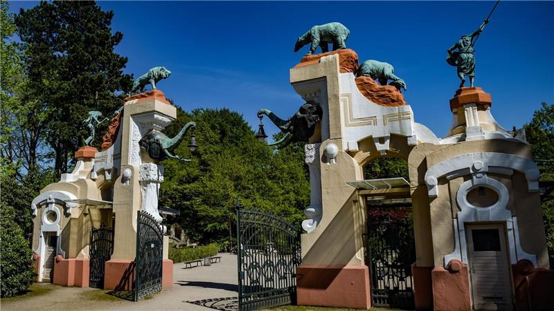 Hagenbeck baut „Elefantentor“ neu auf Der prachtvolle Eingang sollte die Besucher auf die exotische Welt im Tierpark Hagenbeck einstimmen. (Archivfoto)