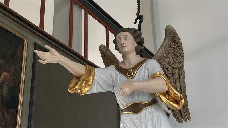 Der restaurierte Taufengel in der Liebfrauenkirche ist knapp 300 Jahre alt.