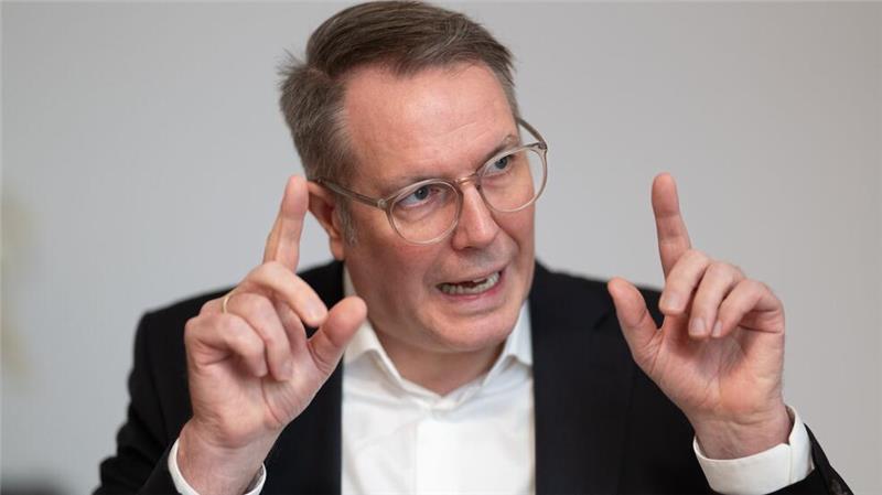 Mehrheit für Unions-Migrationsverschärfungen auf der Kippe Der rheinland-pfälzische Ministerpräsident Alexander Schweitzer mahnt die Union.s