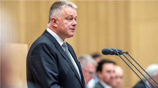Der rheinland-pfälzische Ministerpräsident Schnieder warnte vor negativen Effekten der Gesundheitsreform.