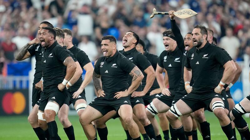 Trauer in Neuseeland: Maori-König Tuheitia ist tot Der rituelle Tanz „Haka“ soll den Gegner einschüchtern. (Archivbild)