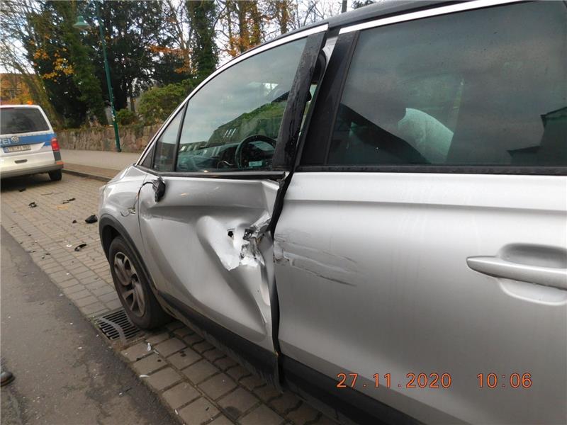 Der schwer beschädigte Opel Crossland X. Foto: Polizeiinspektion Stade