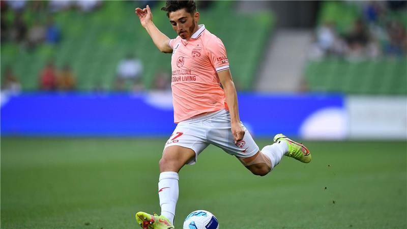 Der schwule Fußballer Josh Cavallo erhebt schwere Vorwürfe gegen Ex-Club Adelaide United. (Archivbild)