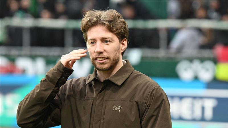 Der seit Monaten verletzte Mitchell Weiser hat deutliche Kritik an sportlichen Entscheidungen seines Clubs Werder Bremen geübt. (Archivbild)