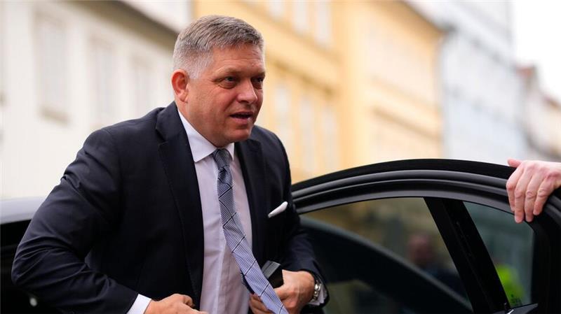 Der slowakische Ministerpräsident Robert Fico besucht Kremlchef Wladimir Putin. (Archivbild)