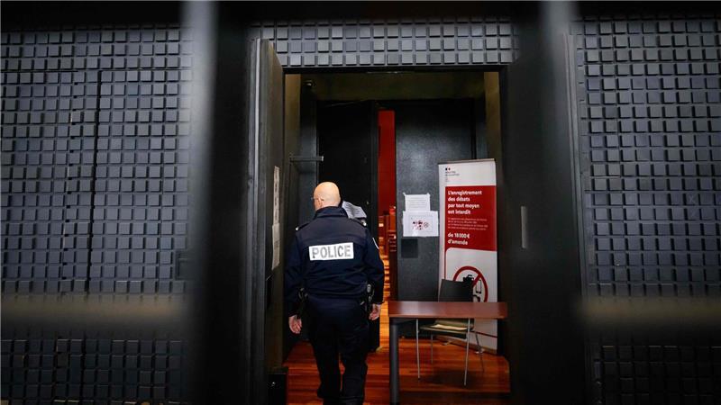 Der sogenannte Maskenmann hat vor Gericht in Frankreich bestritten, den kleinen Jonathan getötet zu haben. (Archivbild)