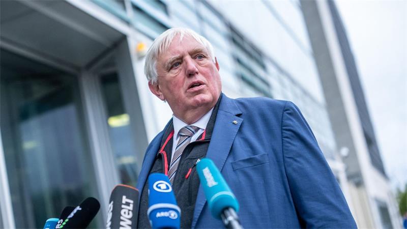 Der stellvertretende CDU-Vorsitzende Karl-Josef Laumann hat sich im Deutschlandfunk zum Pflegestreit geäußert. (Archivbild)