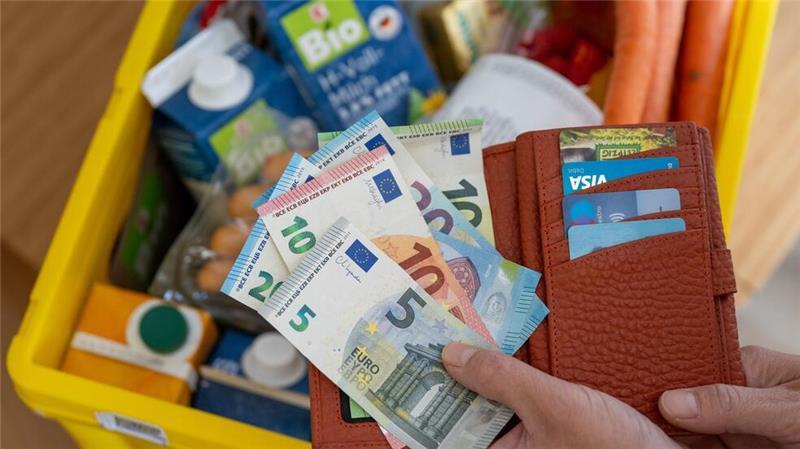Inflation 2024 bei 2,2 Prozent - aber Preisdruck bleibt zäh Der tägliche Einkauf ist teurer geworden. (Symbolbild)