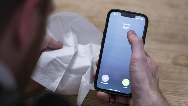 Elektronische Krankschreibung: Viel Kritik aus den Unternehmen Der telefonischen Krankschreibung folgt die elektronische Krankmeldung.