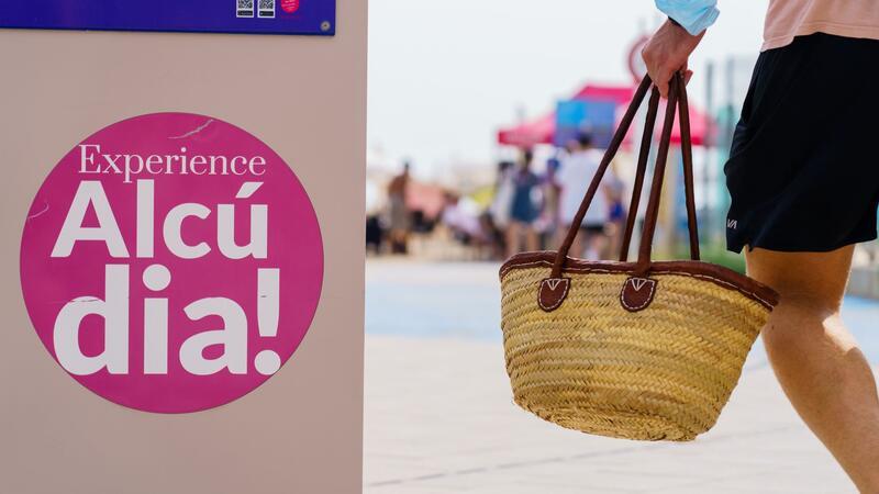 Elfjährige Touristin stirbt bei Balkonsturz auf Mallorca Der tödliche Sturz geschah am letzten Urlaubstag der Familie. (Archivbild)