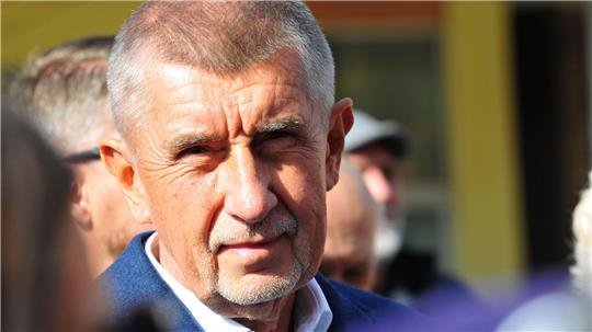 Der tschechische Milliardär und Gründer der Partei ANO, Andrej Babis, bei einem Wahlkampfauftritt im Prager Stadtteil Modrany. (Archivbild)