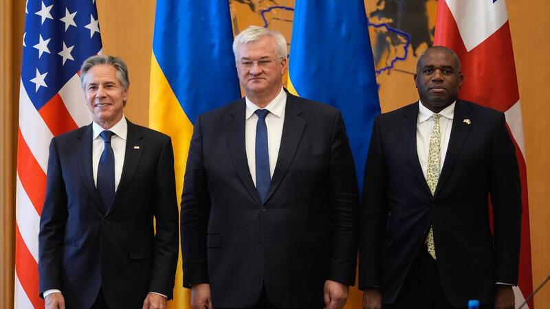 Der ukrainische Außenminister Andrij Sybiha traf seine beiden Amtskollegen Antony Blinken und David Lammy zu Gesprächen.