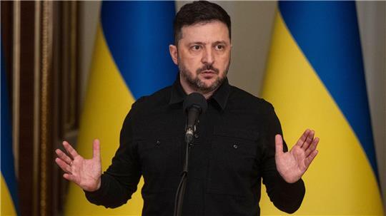 Der ukrainische Präsident Selenskyj will am Donnerstag eine Entscheidung zu möglichen weiteren Schritten treffen. 