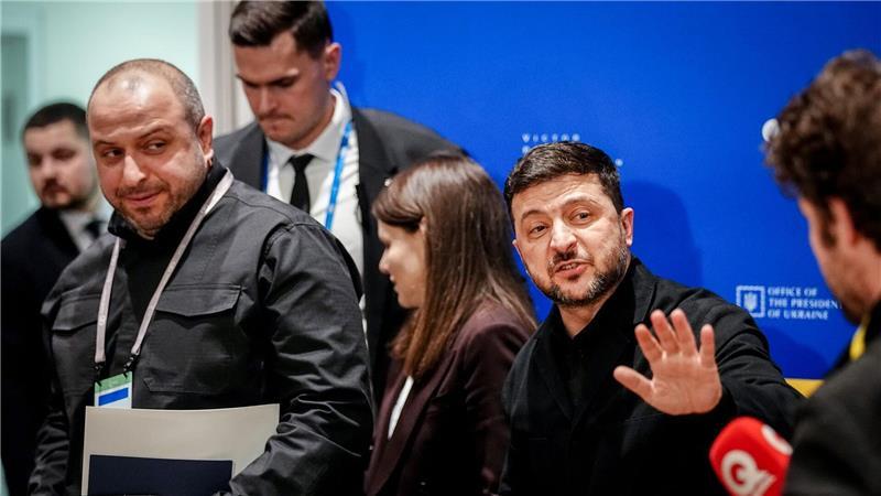 Der ukrainische Präsident Wolodymyr Selenskyj erklärt, dass die Friedensgespräche mit Russland unter US-Vermittlung wegen des Iran-Kriegs vertagt seien. (Archivbild)