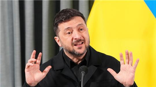 Der ukrainische Präsident Wolodymyr Selenskyj erwartet nach Moskaus Ablehnung einer Feuerpause zum westlichen Weihnachtsfest massive russische Angriffe an den Feiertagen. (Archivbild)