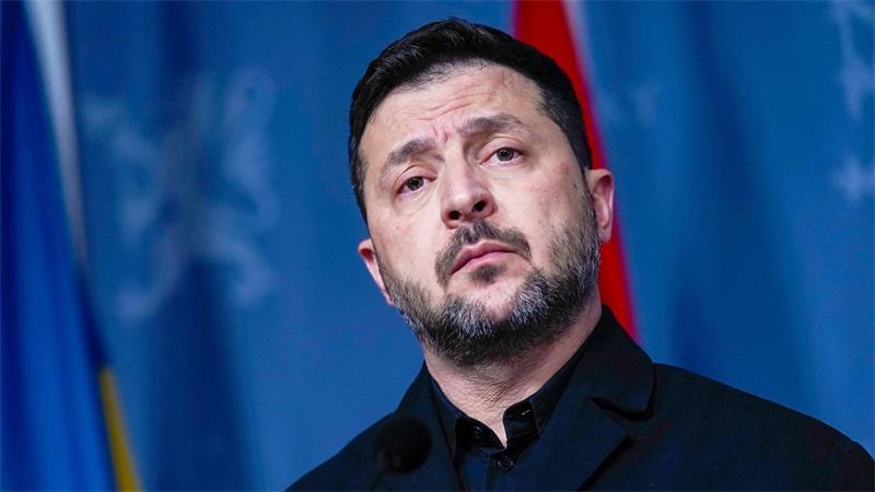 Der ukrainische Präsident Wolodymyr Selenskyj hat den USA für die Wiederherstellung der Starlink-Verbindung gedankt und fordert nun erneut die Lieferung bereits zugesagter Flugabwehrraketen. (Archivbild)