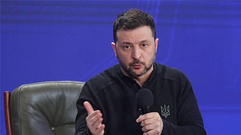 Drei Jahre Krieg: Ukraine erhält Milliardenhilfen und kämpft Der ukrainische Präsident Wolodymyr Selenskyj hat zum dritten Jahrestag des Beginns des russischen Angriffskrieges den Kampf der Verteidiger als heldenhaft gewürdigt. (Archivbild)