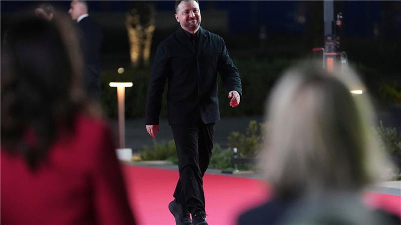 Der ukrainische Präsident Wolodymyr Selenskyj ist erleichtert über den Beschluss für das 90 Milliarden Euro schwere EU-Unterstützungsdarlehen für sein Land.