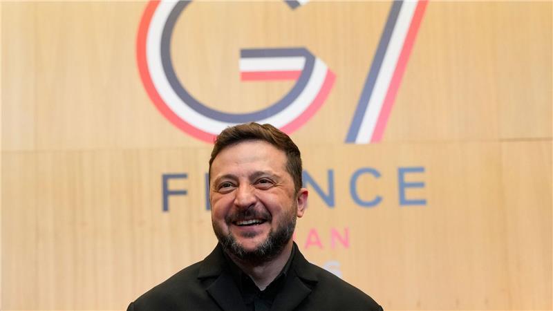 Der ukrainische Präsident Wolodymyr Selenskyj nimmt am G7-Gipfel in Frankreich teil.