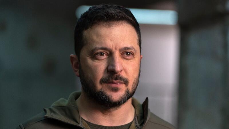 Selenskyj beklagt akuten Munitionsmangel Der ukrainische Präsident Wolodymyr Selenskyj warnt vor den Folgen des Ausbleibens US-amerikanischer Militärhilfen.