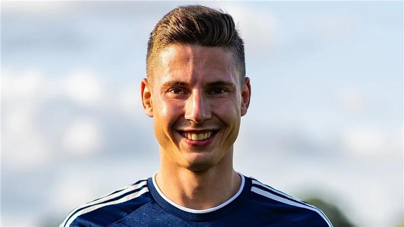 Der umjubelte Torschütze Tom Werny vom TuS Eiche Bargstedt.