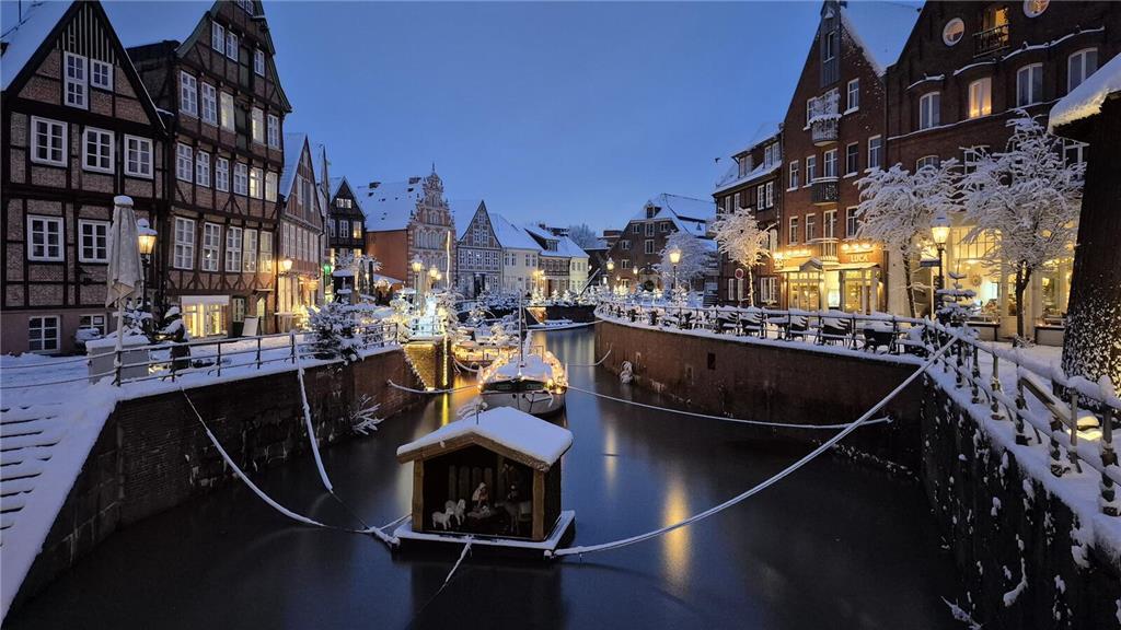 Der verschneite Stader Fischmarkt.